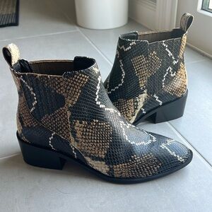 Basically new women’s boot